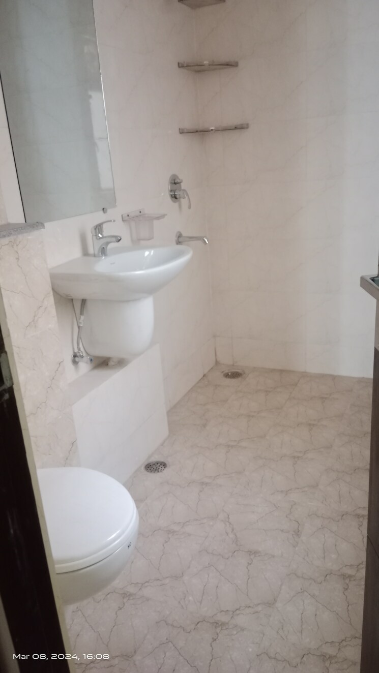 Bathroom, gaur-city-5th-avenue 3 Bedroom 1470 Sq.Ft. Apartment In Sector 4 Greater Noida Greater Noida 9671523
