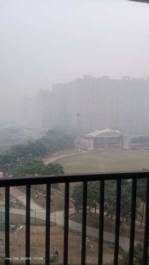 Swimming Pool in 3 BHK Apartment at Gaur City 5th Avenue, Sector 4 Greater Noida – for Rent