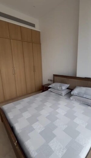 Room in 4 BHK Apartment at Rustomjee Crown, Prabhadevi – for Rent
