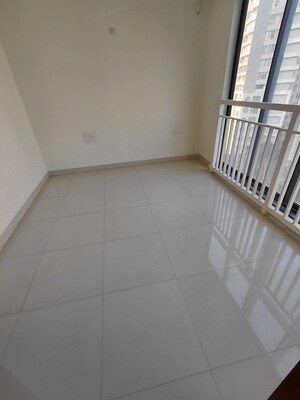 Room in 2 BHK Apartment at Dynamix Divum, Malad East – for Sale