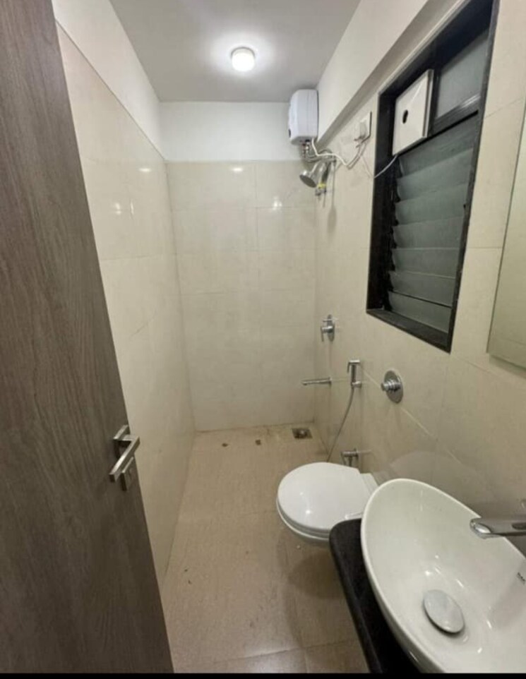 Bathroom, mangal-murti-chs-andheri 1 Bedroom 440 Sq.Ft. Apartment In Andheri West Mumbai 9671667