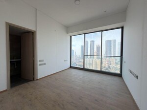 Room in 4 BHK Apartment at Rustomjee Crown, Prabhadevi – for Rent