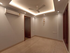 Room in 4 BHK Builder Floor at Greater Kailash ii – for Rent
