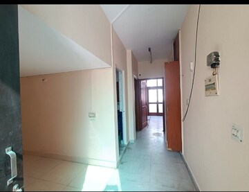 Room in 1.5 BHK Builder Floor at Chittaranjan Park – for Rent