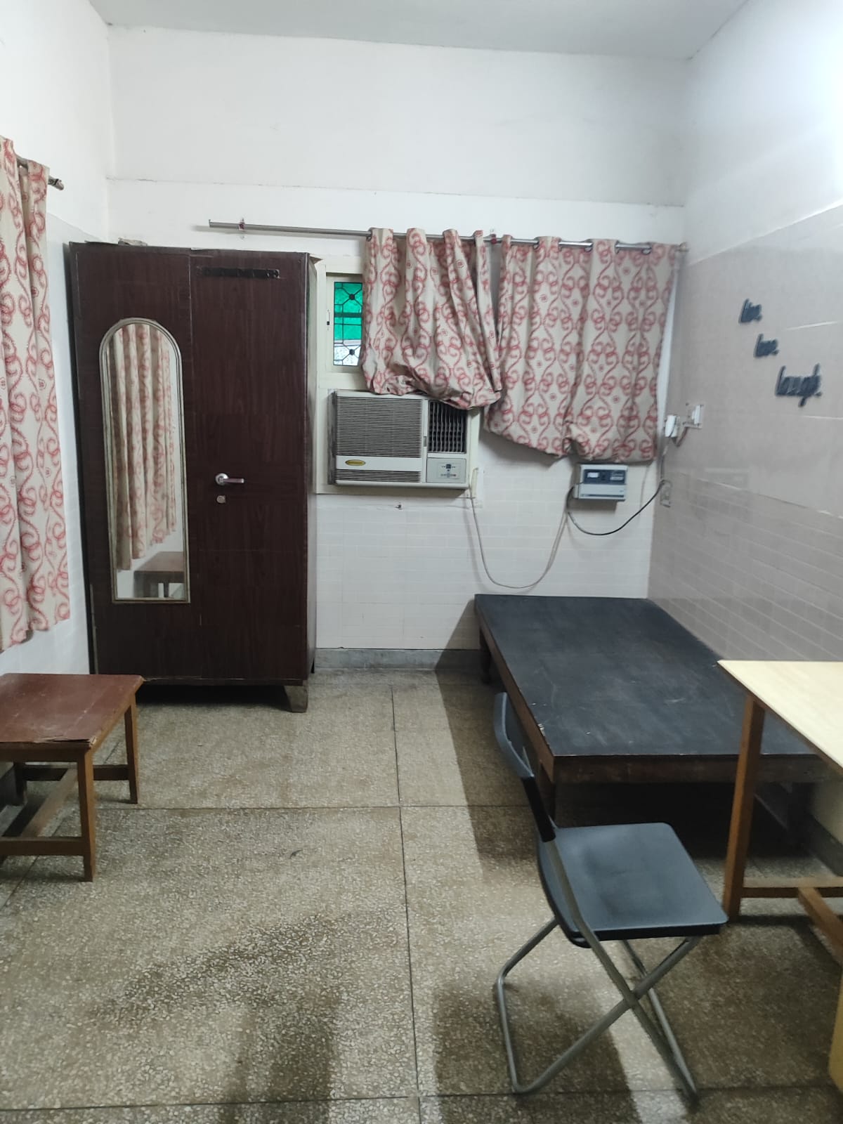 1 Rk+ Extra Room Apartment For Rent in Varun Enclave