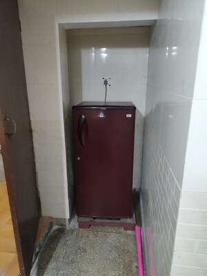 Bathroom in 1 RK Apartment at Varun Enclave, Sector 28 – for Rent