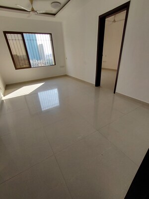 Room in 2 BHK Apartment at Lalani Grandeur, Goregaon East – for Sale