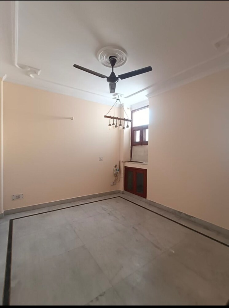 Room, chittaranjan park 1.5 Bedroom 650 Sq.Ft. Builder Floor In Chittaranjan Park Delhi 9671932