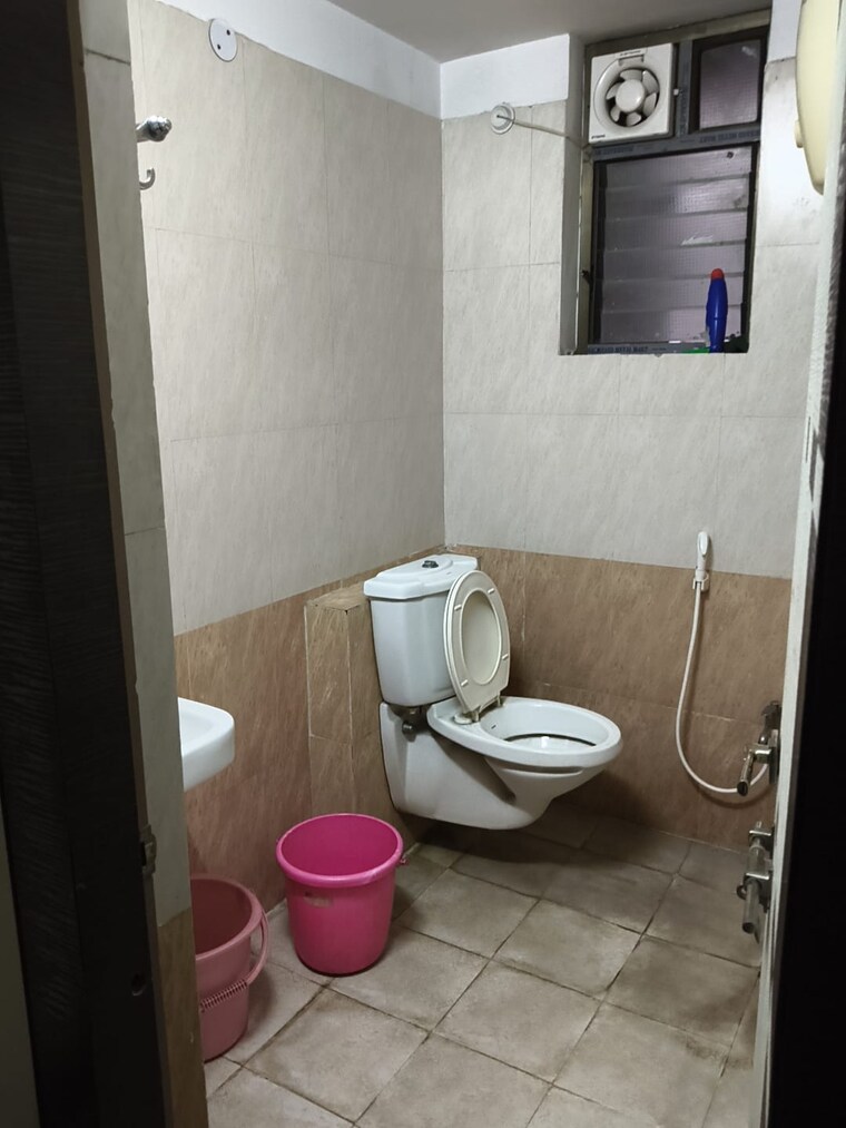 Bathroom, bariatu 3 Bedroom 1661 Sq.Ft. Apartment In Bariatu Ranchi 9671946