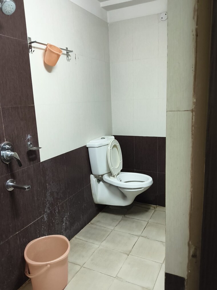 Bathroom, bariatu 3 Bedroom 1661 Sq.Ft. Apartment In Bariatu Ranchi 9671946