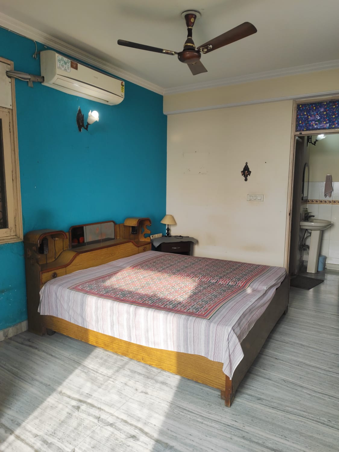 1 Rk  + Extra Room 350 Sq.Ft. Villa in Rail Vihar Sector 30