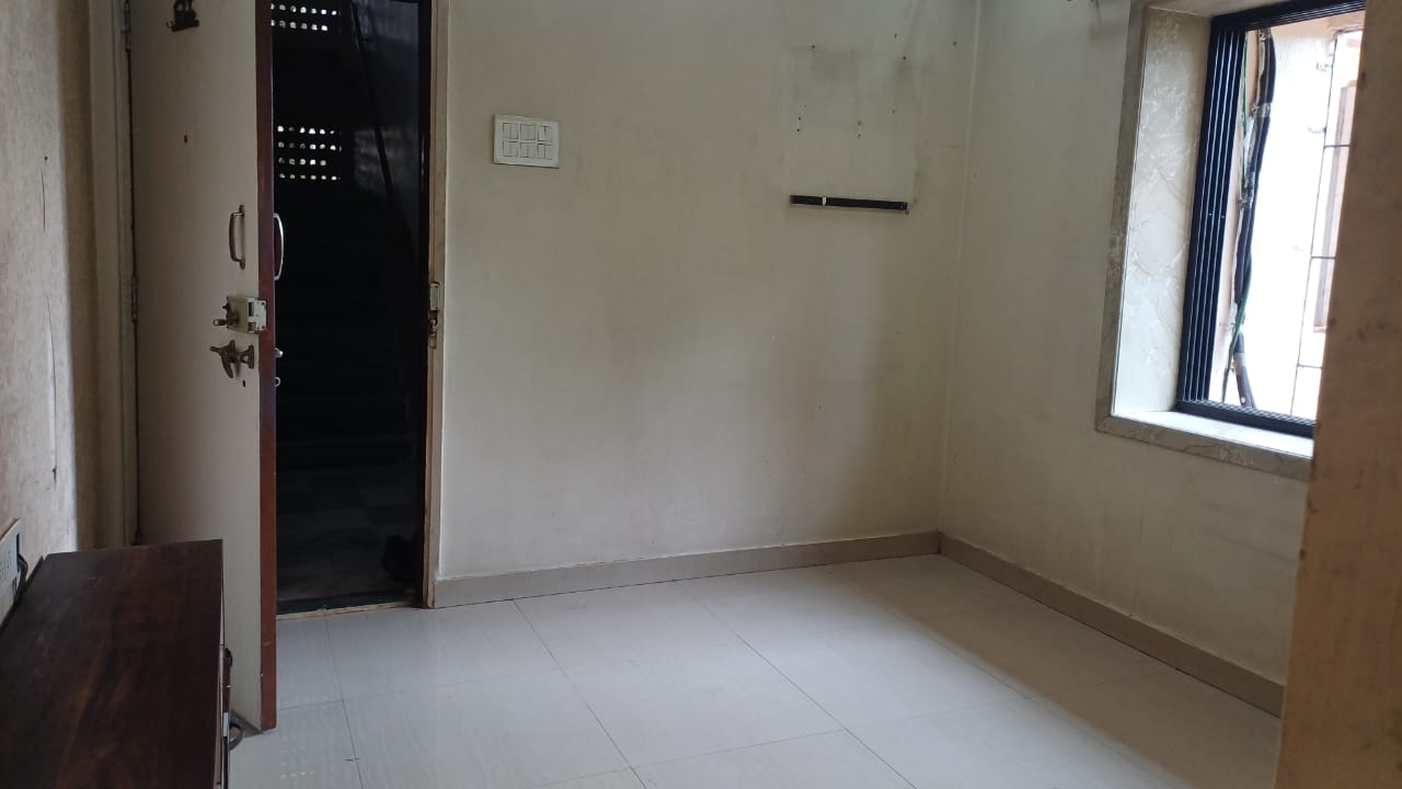 1.5 BHK + Study Room Apartment For Sale in Vrindavan Society Thane West