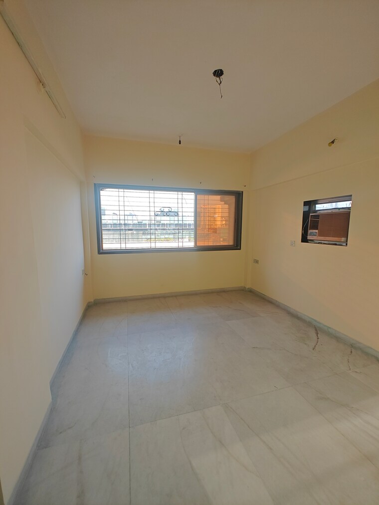 Room, seawoods sector 42 2.5 Bedroom 1550 Sq.Ft. Apartment In Seawoods Sector 42 Navi Mumbai 9672102