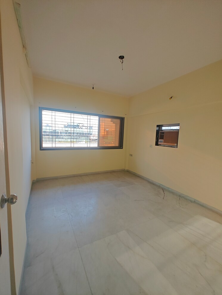 Room, seawoods sector 42 2.5 Bedroom 1550 Sq.Ft. Apartment In Seawoods Sector 42 Navi Mumbai 9672102