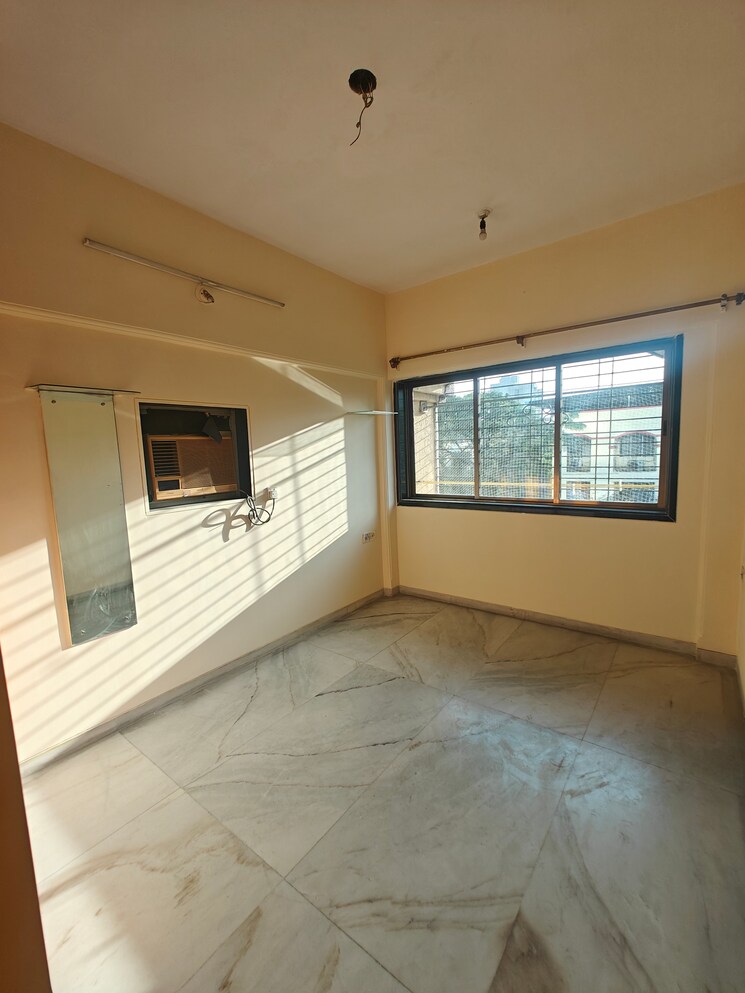 Room, seawoods sector 42 2.5 Bedroom 1550 Sq.Ft. Apartment In Seawoods Sector 42 Navi Mumbai 9672102