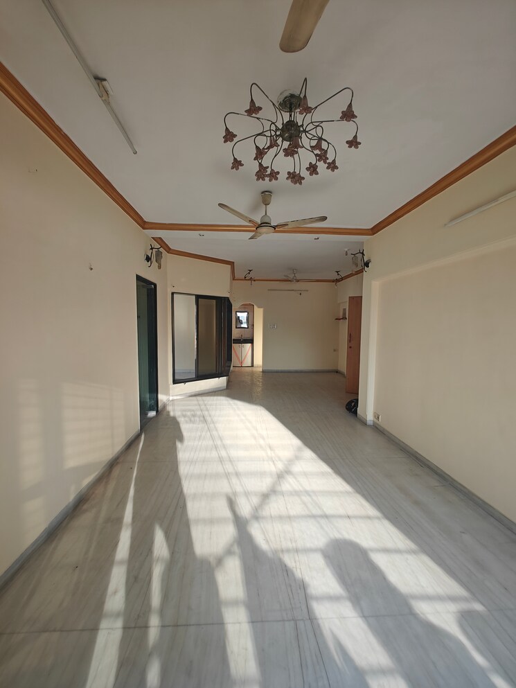 Room, seawoods sector 42 2.5 Bedroom 1550 Sq.Ft. Apartment In Seawoods Sector 42 Navi Mumbai 9672102