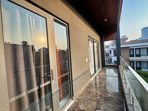 Building Lobby in 3 BHK Builder Floor at Saket – for Rent