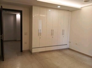 Room in 3 BHK Builder Floor at Greater Kailash ii – for Rent