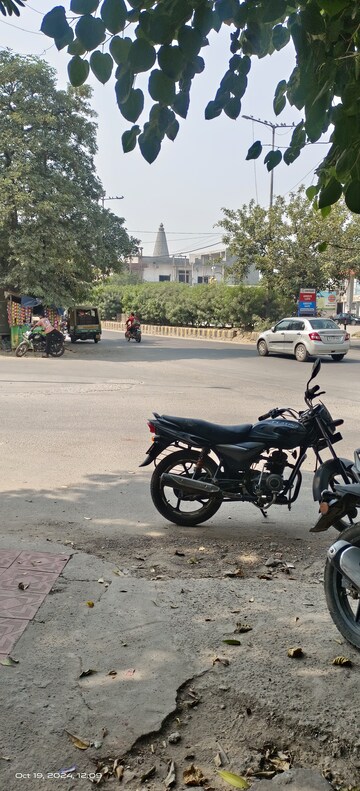 Parking in 2 BHK Builder Floor at Niti Khand I – for Rent