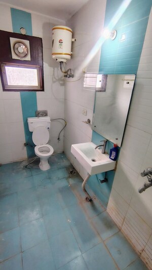 Master Bedroom in 3 BHK Builder Floor at Saket – for Rent