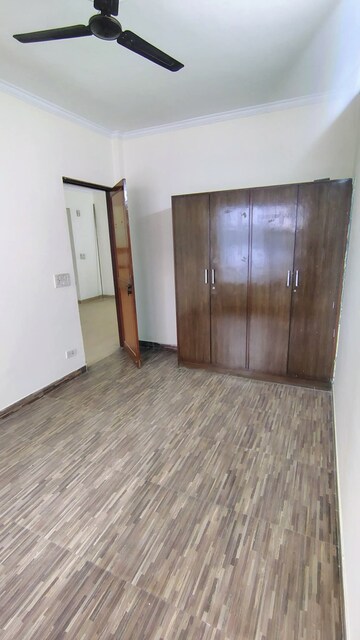 Room in 3 BHK Builder Floor at Saket – for Rent