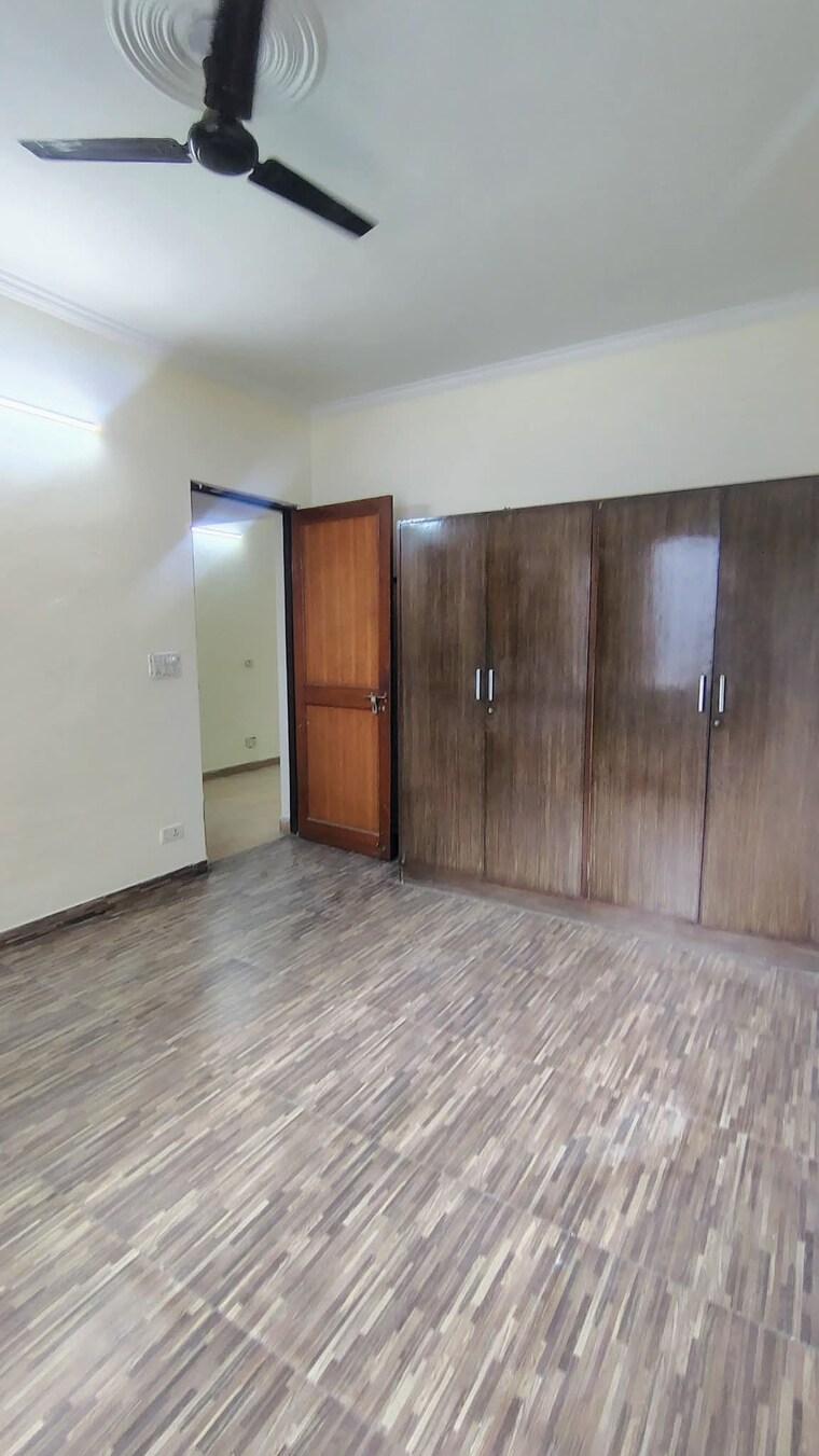 Room, saket 3 Bedroom 1600 Sq.Ft. Builder Floor In Saket Delhi 9672171