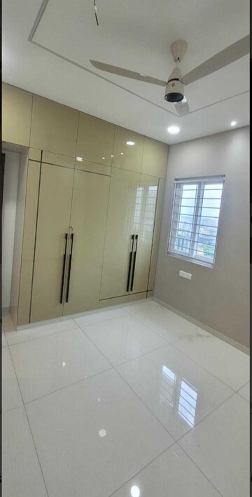 Room in 3 BHK Apartment at Rajapushpa Provincia, Narsingi – for Rent