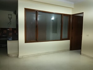 Room in 3 BHK Independent House at Sector 17 – for Rent