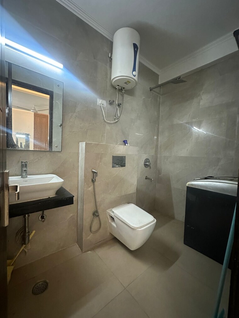 Bathroom, saket 3 Bedroom 1502 Sq.Ft. Builder Floor In Saket Delhi 9672328