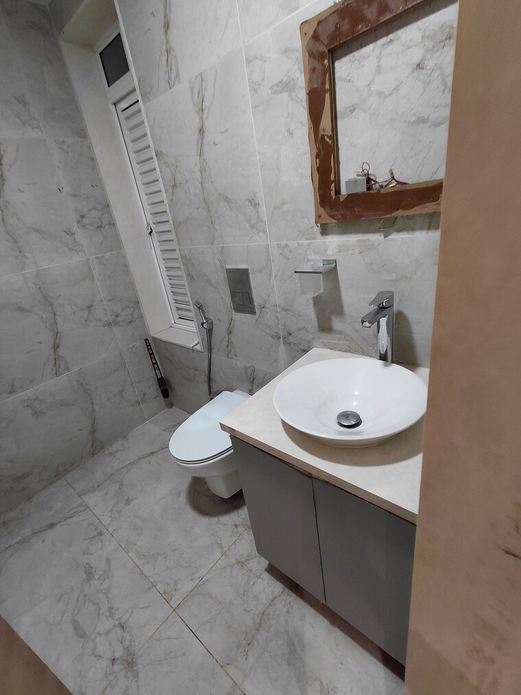 Bathroom, satellite-tower 3 Bedroom 1700 Sq.Ft. Apartment In Goregaon East Mumbai 9672443