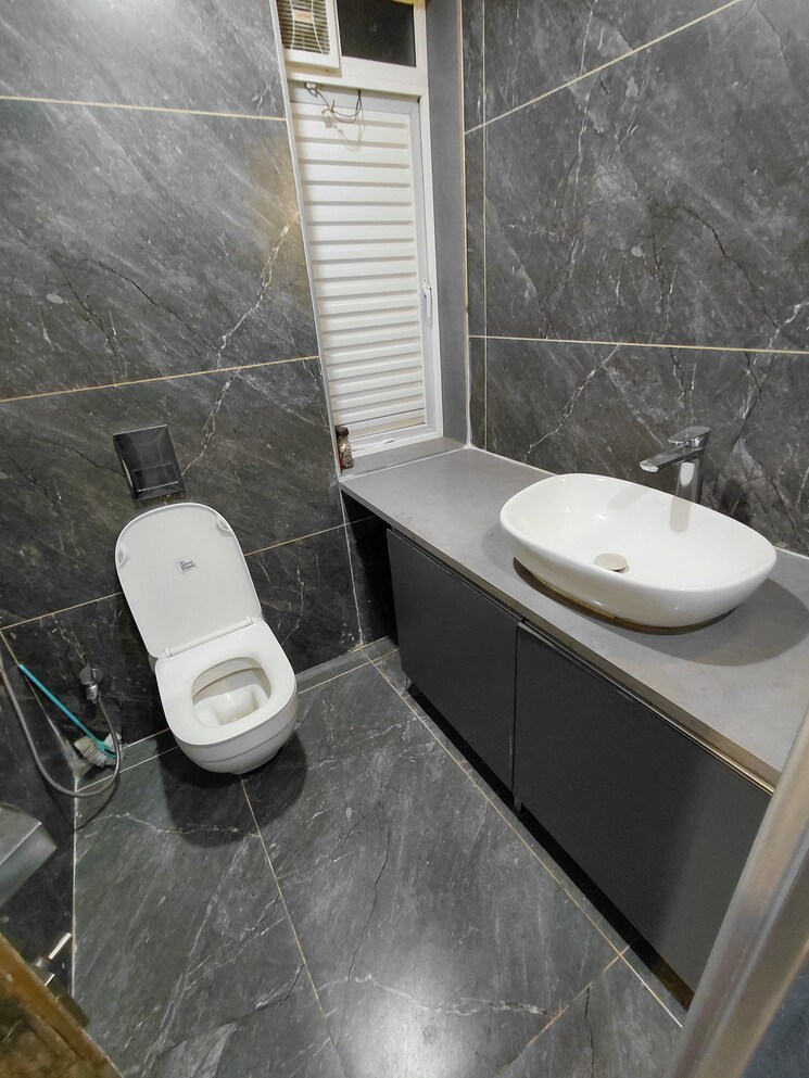 Bathroom, satellite-tower 3 Bedroom 1700 Sq.Ft. Apartment In Goregaon East Mumbai 9672443