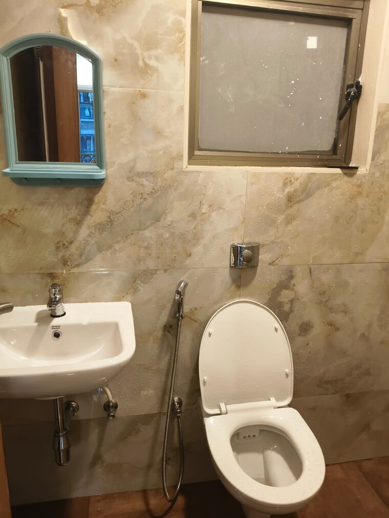Bathroom, hs-alag 2 Bedroom 600 Sq.Ft. Apartment In Ghatkopar East Mumbai 9672436