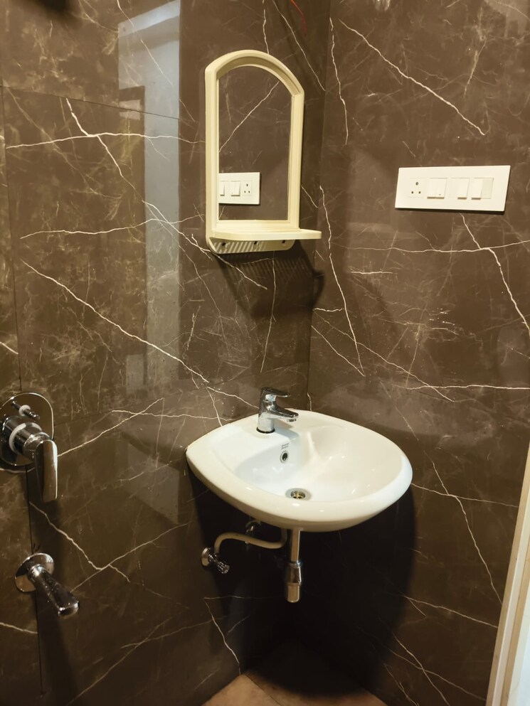 Bathroom, hs-alag 2 Bedroom 600 Sq.Ft. Apartment In Ghatkopar East Mumbai 9672436