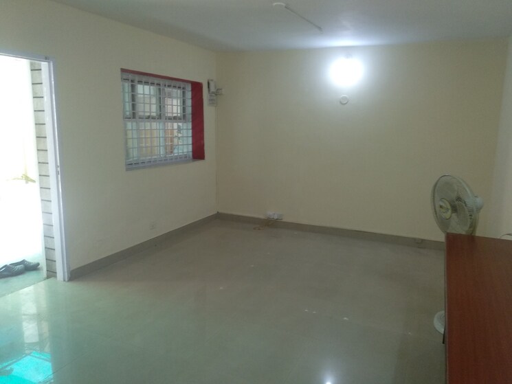 Room, ranka-park Commercial Office Space 300 Sq.Ft. In Richmond Town Bangalore 9672546