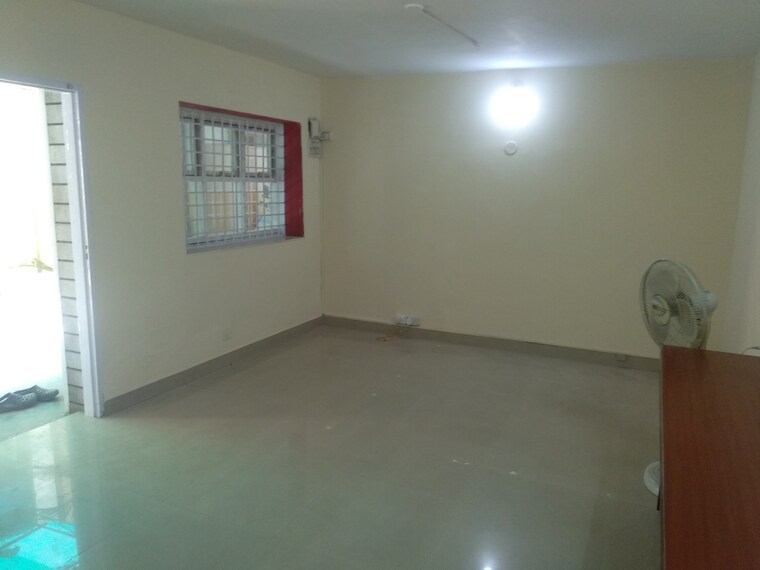 Room, ranka-park Commercial Office Space 300 Sq.Ft. In Richmond Town Bangalore 9672546