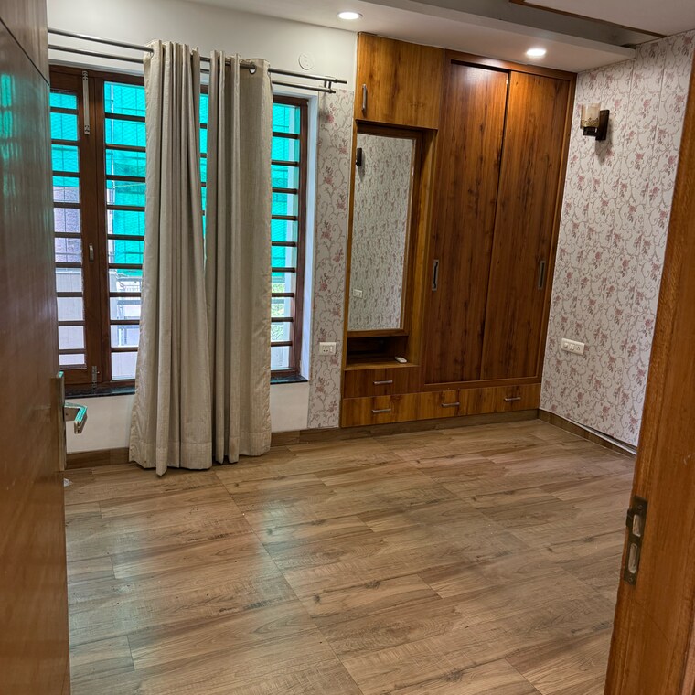 Room, tdi-the-retreat 3 Bedroom 1600 Sq.Ft. Builder Floor In Sector 89 Faridabad 9672740