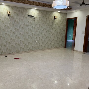 Room in 3 BHK Builder Floor at TDI The Retreat, Sector 89 – for Sale