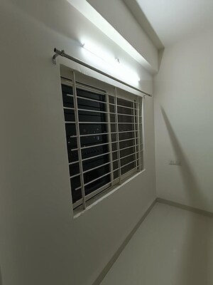 Bedroom in 2 BHK Apartment at Bhawrasla – for Rent