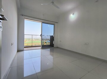 Room in 3 BHK Apartment at Godrej Boulevard, Manjari – for Rent