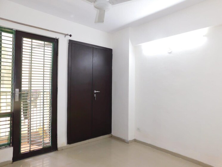 Room, logix-blossom-county 2.5 Bedroom 1210 Sq.Ft. Apartment In Sector 137 Noida 9672607
