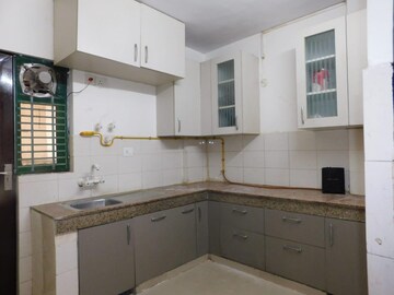 Kitchen in 2.5 BHK Apartment at Logix Blossom County, Sector 137 – for Sale