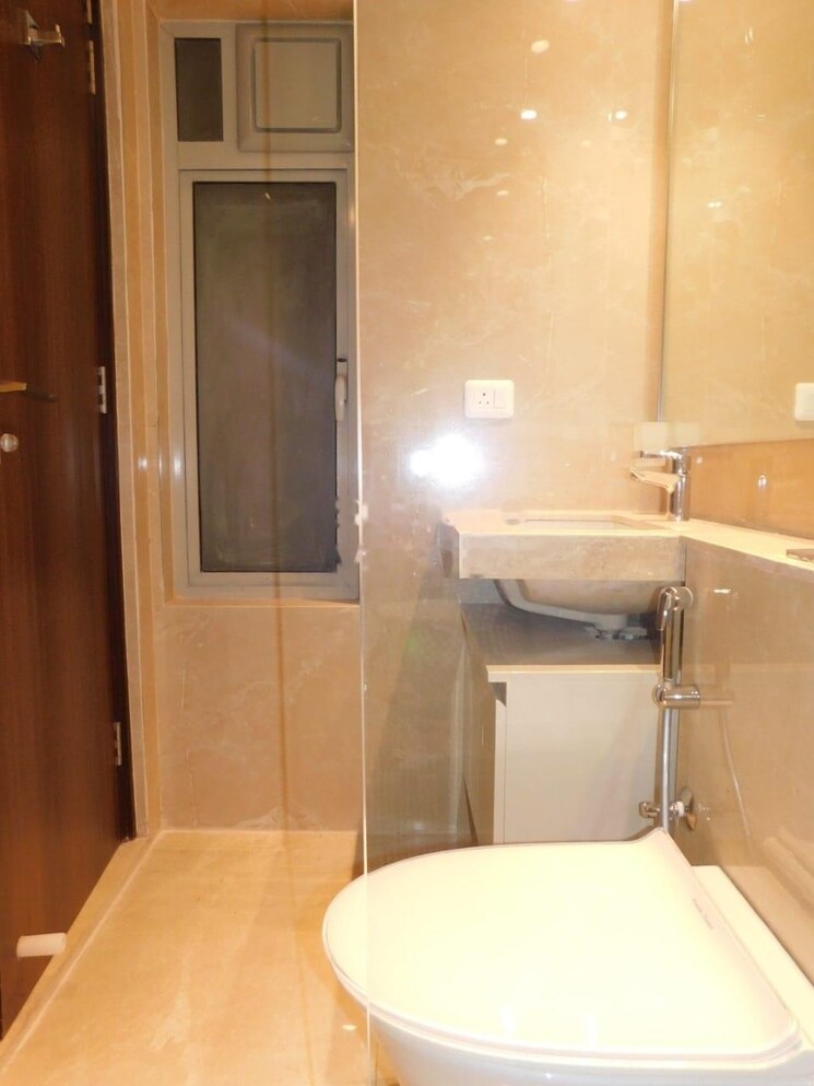 Bathroom, hiranandani-highland 3 Bedroom 1020 Sq.Ft. Apartment In Powai Mumbai 9672586