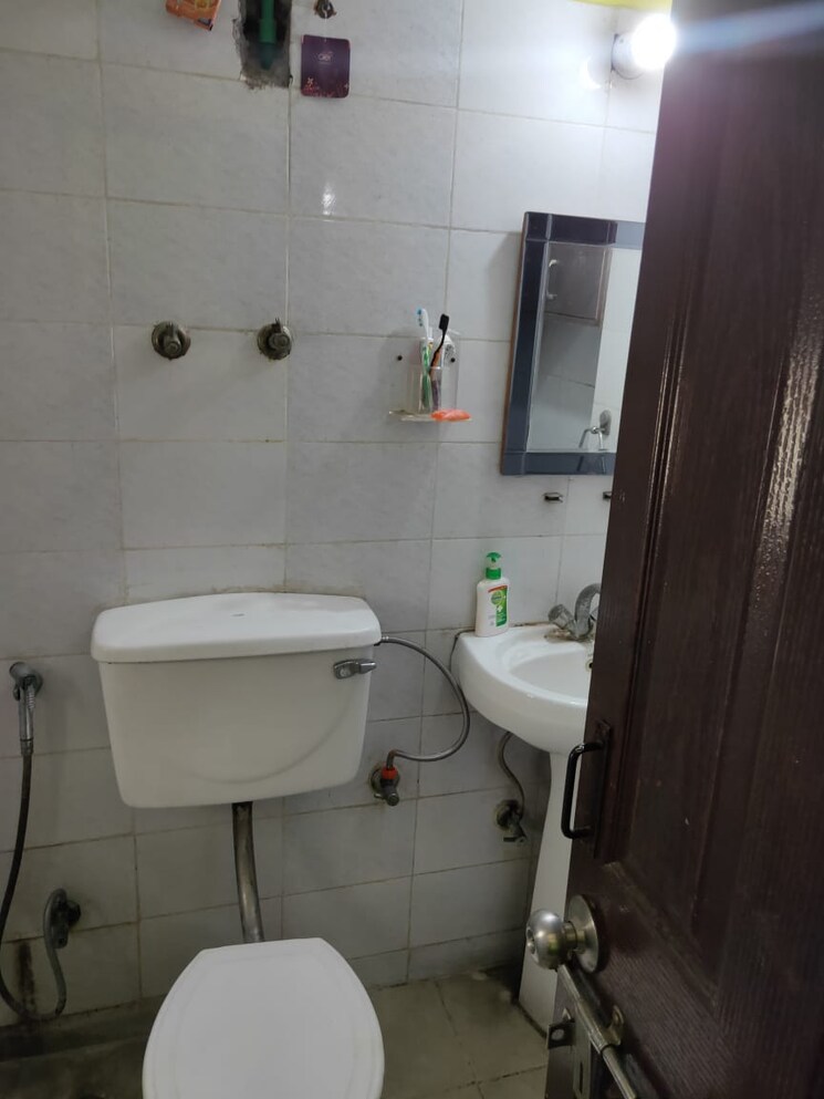 Bathroom, tdi-city-kundli 2 Bedroom 900 Sq.Ft. Apartment In Kundli Sonipat 9672624