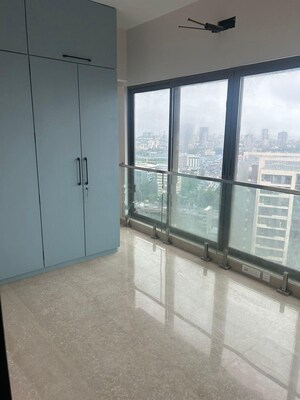 Room in 3 BHK Apartment at Adani Ten BKC, Bandra East – for Rent
