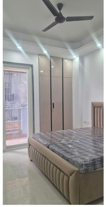 Building Lobby in 1 BHK Builder Floor at DLF City Phase III, Sector 24 – for Rent