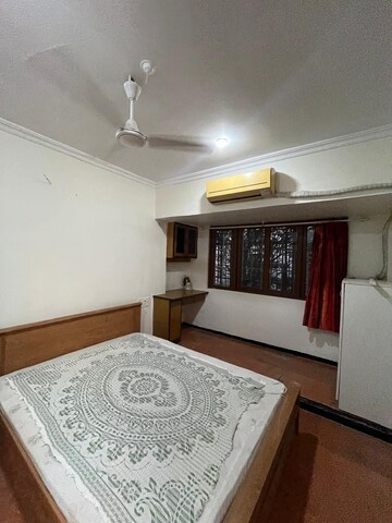 Bedroom in 3 BHK Apartment at Andheri West – for Rent