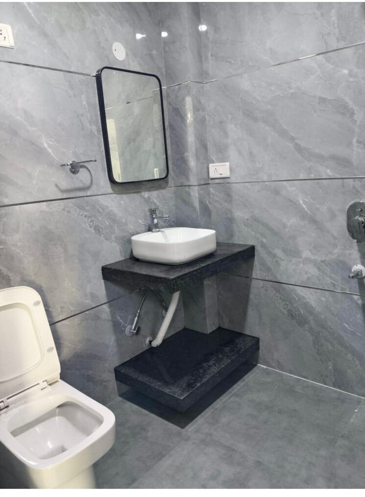 Bathroom, dlf-city-phase-iii 1 Bedroom 840 Sq.Ft. Builder Floor In Sector 24 Gurgaon 9672805