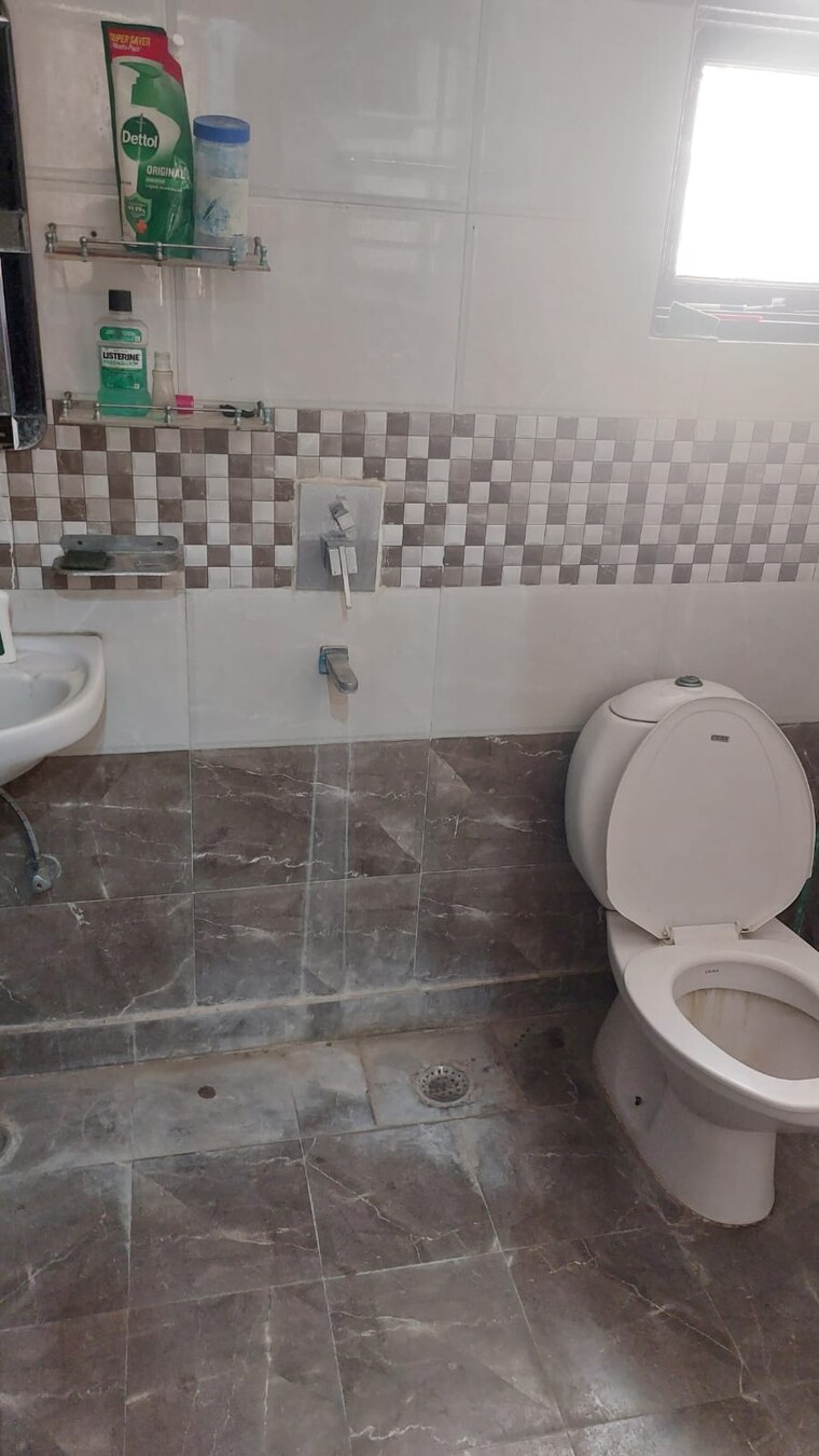 Bathroom, charms-castle 2 Bedroom 850 Sq.Ft. Apartment In Raj Nagar Extension Ghaziabad 9672803