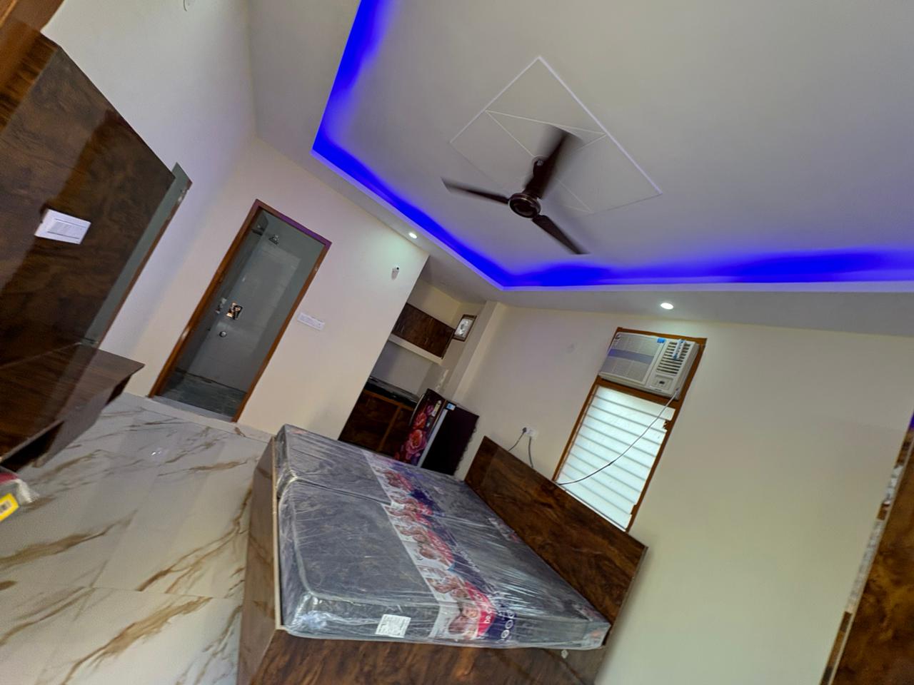 1 RkBuilder Floor For Rent in DLF City Phase III