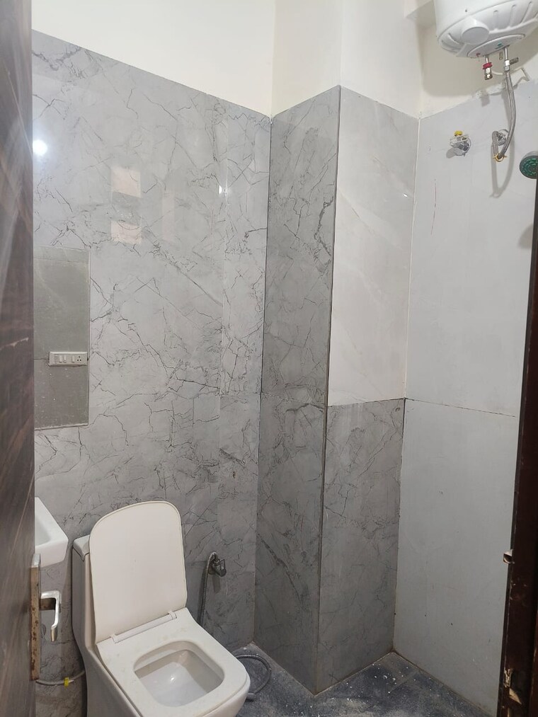 Bathroom, vip-ashiana-homes 1 RK 500 Sq.Ft. Apartment In Vip Road Zirakpur 9672984